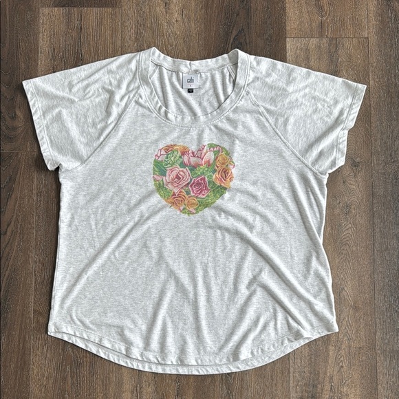 Cabi tee shirt.  Women’s size large.  Rose floral heart design.  Like new! - Picture 1 of 5